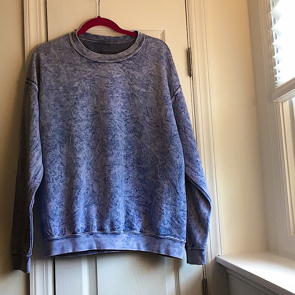 Baggy 80s style burnout blue sweatshirt